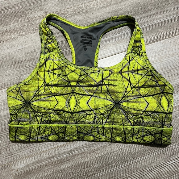 Nike Pro sports bra - Picture 1 of 3